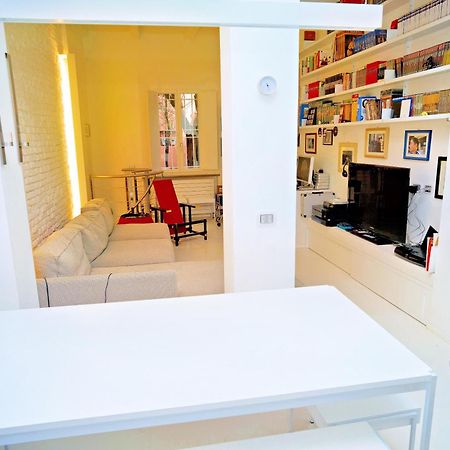 Elegant And Modern Loft In Medieval Bologna Buitenkant foto