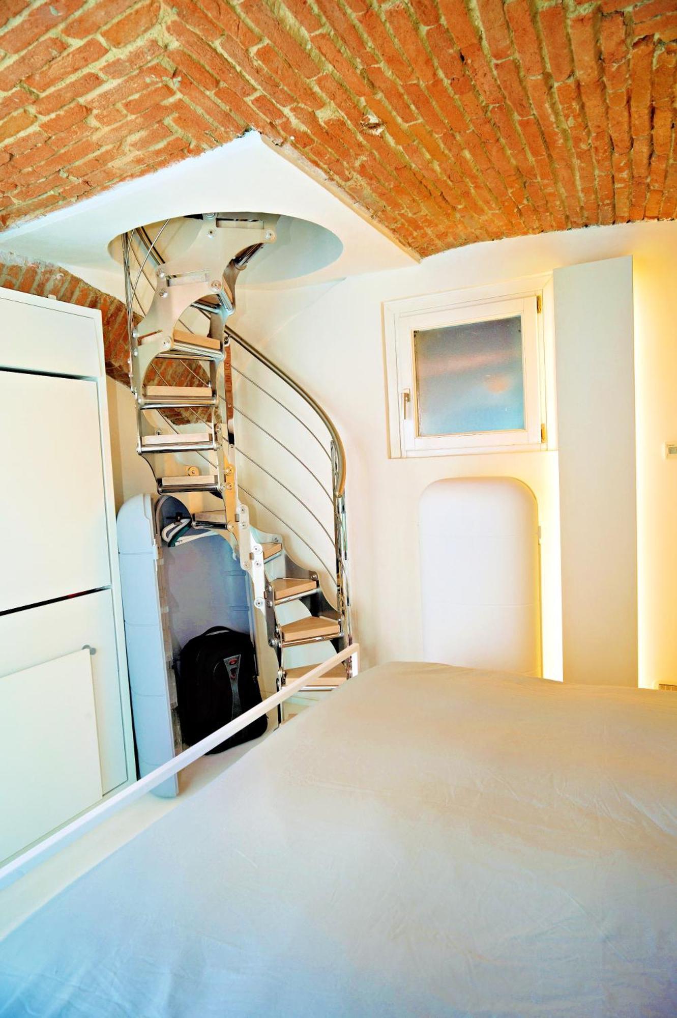 Elegant And Modern Loft In Medieval Bologna Buitenkant foto