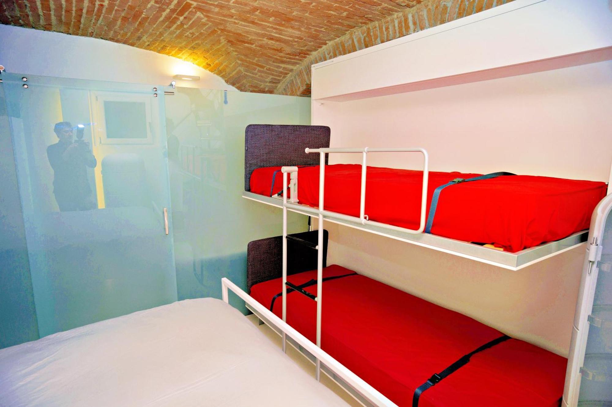 Elegant And Modern Loft In Medieval Bologna Buitenkant foto